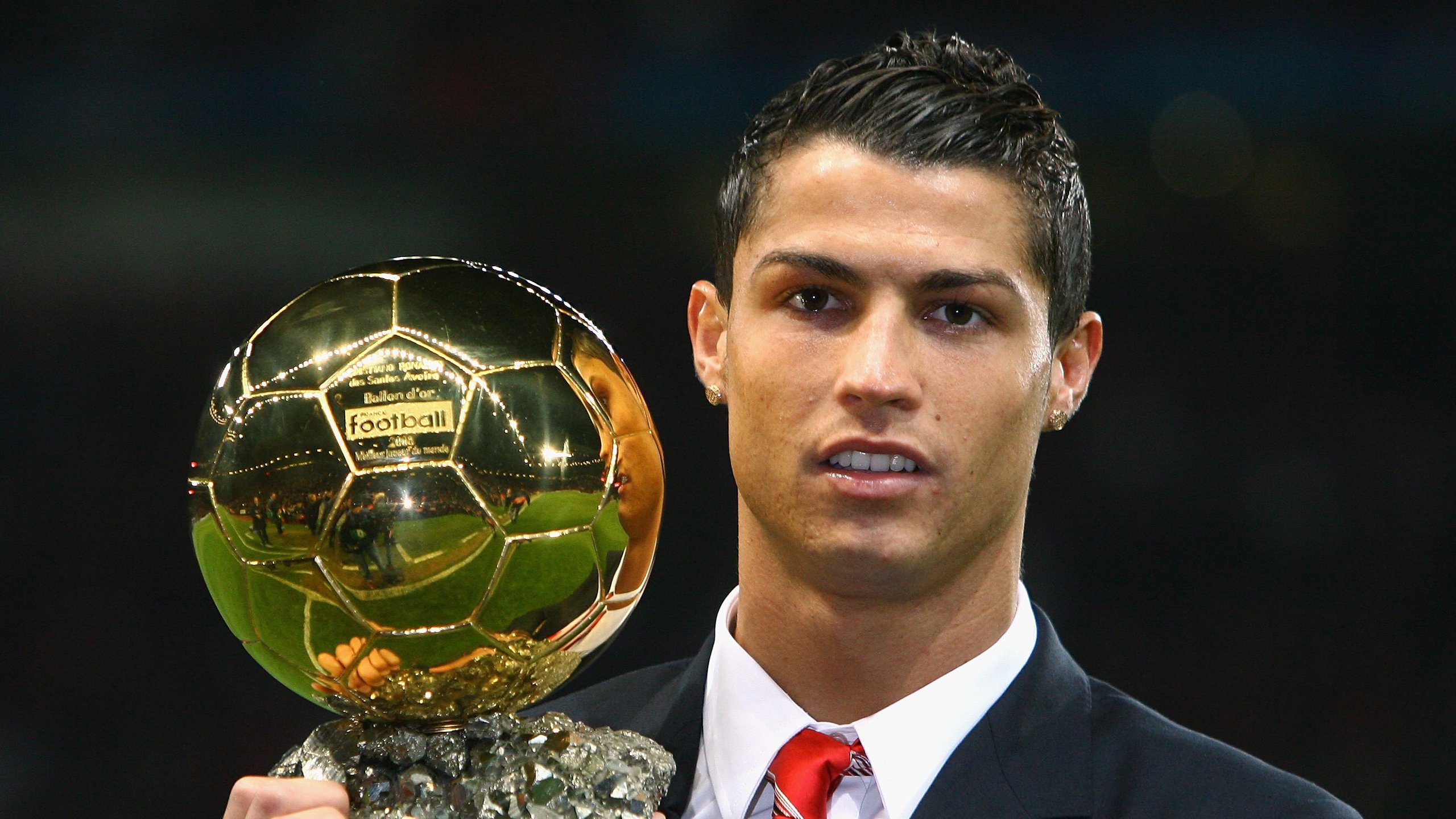 包含数据复盘：曼联四强战对阵曼城，罗德里效率值爆表的词条